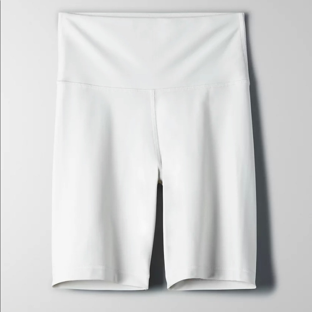 Aritzia TNA ATMOSPHERE SHORT 7'' - size S, ice gray - Picture 2 of 4